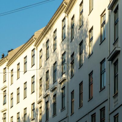 Udvidet ejerskifteforsikring vs. standard: Hvad skal du virkelig have?